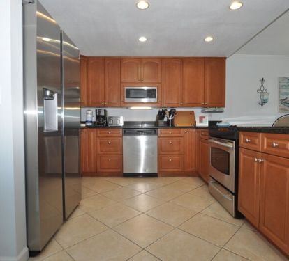 Kitchen - Emerald Isle Resort 712, Okaloosa Island, Fort Walton Beach Vacation Rentals by Sunset Resort Rentals