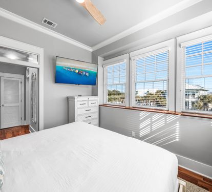 3rd Floor King Bedroom with Private Bathroom