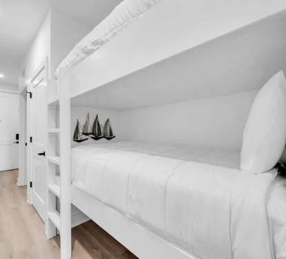 Hallway Bunks 1 Part 2