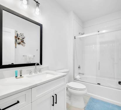 Hallway / Guest Bathroom 1 Part 1