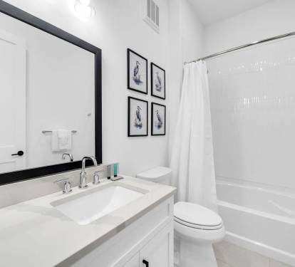 Hallway / Guest Bathroom 1 Part 1