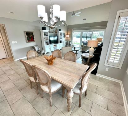 Dining area for 6