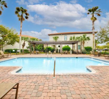 Villa Lago Community Pool