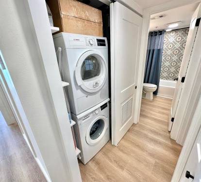 Laundry center