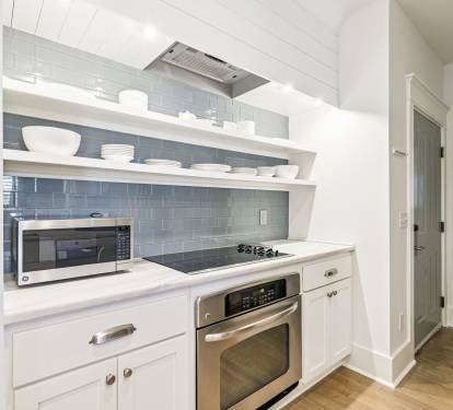Fully Equipped Chef's Kitchen