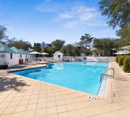 Make a Splash in the Cabana Pool!