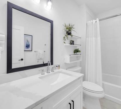 Hallway / Guest Bathroom 1 Part 1