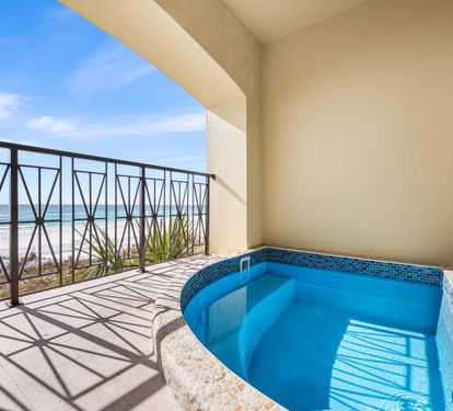 Private Splash Pool on the Beach!