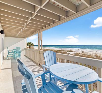 Expansive Gulf-Front Balcony Offering Panoramic Views!