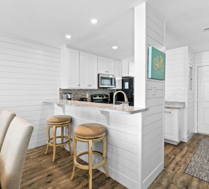 Spacious Kitchen with Bar Seating for 2