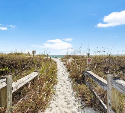 Enjoy Prime Beach Access - Just Steps Away!
