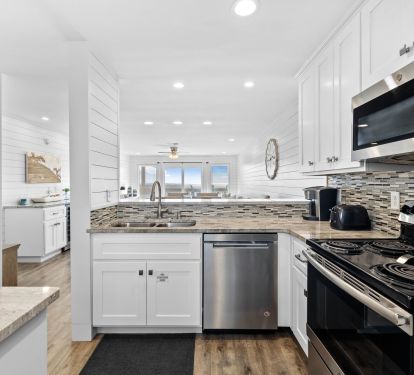 Fully Equipped with Stainless Steel Appliances