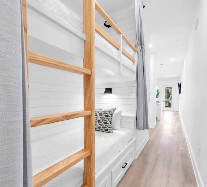 Hallway Bunks 1 Part 1
