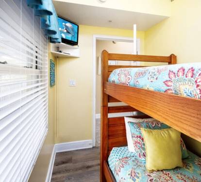 Bunk Room - Waters Edge Resort Unit 212 Fort Walton Beach Okaloosa Island Vacation Rentals