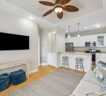 Spacious Living & Kitchen Area!