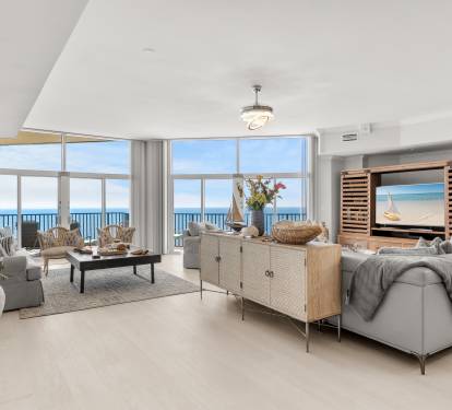 Welcome to Jade East 1950 Penthouse