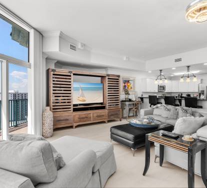 Spacious Living Area with 10 ft Ceilings