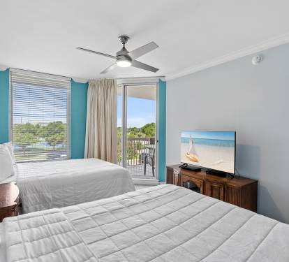 Bedroom 3 with 2 Queen Beds
