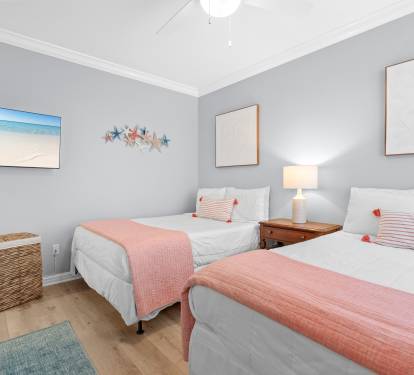 Guest Bedroom 2 Double Beds