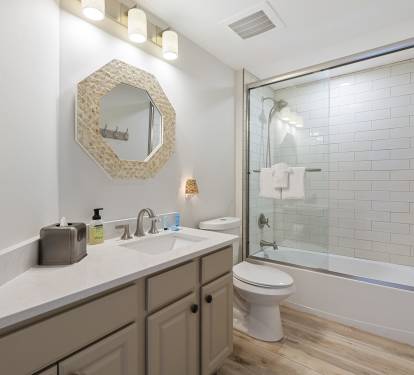Spa-Like Soaking Tub