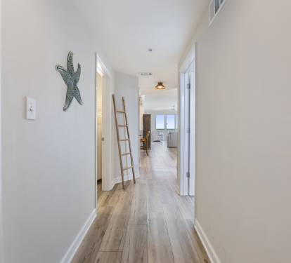 Elegant Coastal Entry