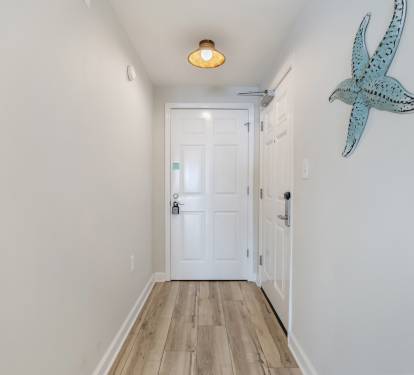 Elegant Coastal Entry