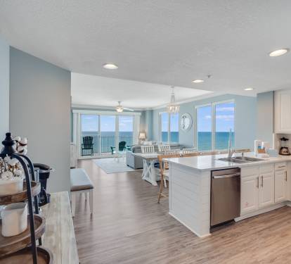 Scenic Coastal Dining