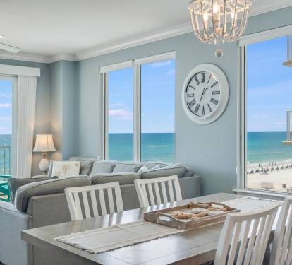 Scenic Coastal Dining