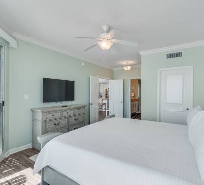 Serene King Suite