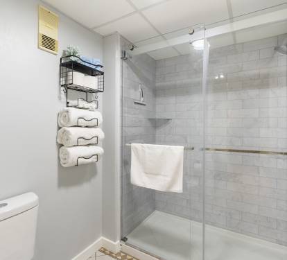 : Spa-Inspired Bath