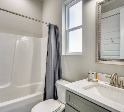 Main Level-Bath