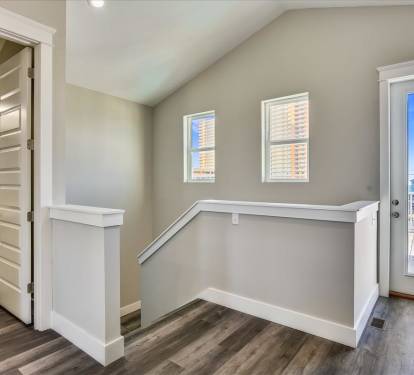 Upper Level 2-Landing