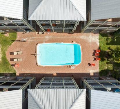 Relaxing Community Oasis