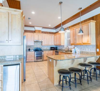 Summer Salt East Kitchen Counter Seats 4