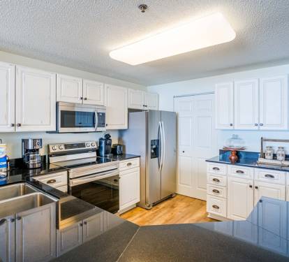 Beach Club 806A Kitchen