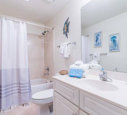 Beach Club 806A Bathroom 2