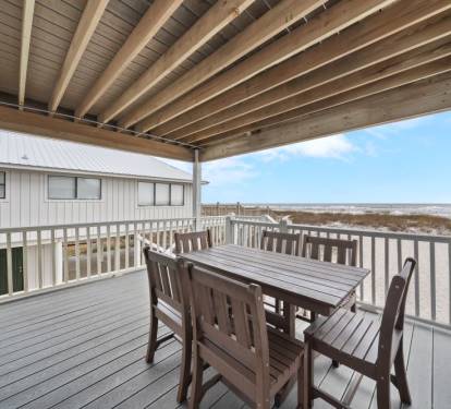Bonhomme Richard East Outdoor Dining Table Seats 6