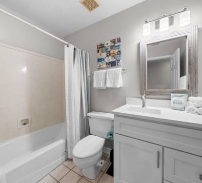 Bonhomme Richard West Bathroom 2