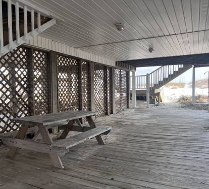 Bonhomme Richard West Covered Picnic Table + Outdoor Shower