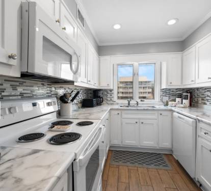 Marilyn's Cottage Kitchen