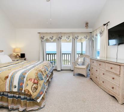 6 - Primary Bedroom (2)