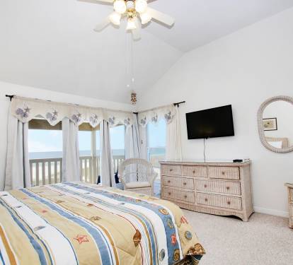 6 - Primary Bedroom (4)