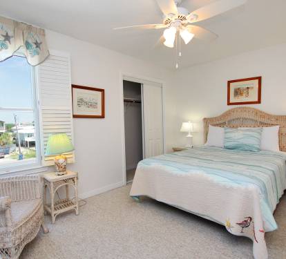 7 - Guest Bedroom 1 (1)
