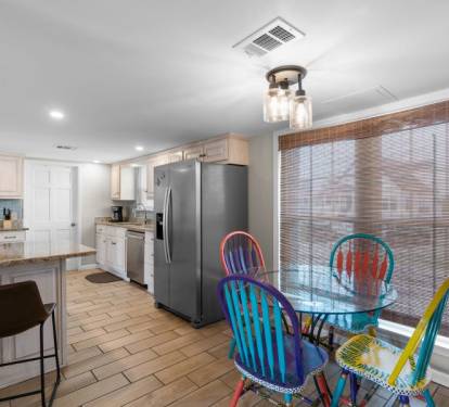 Sunset Daze Kitchen Table Seats 4