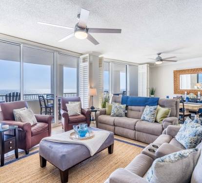 Beach Club 1705B Living Room