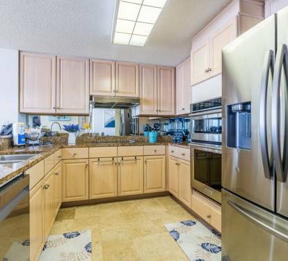 Beach Club 1705B Kitchen
