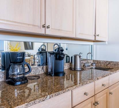 Beach Club 1705B Drip Coffee Maker + Keurig