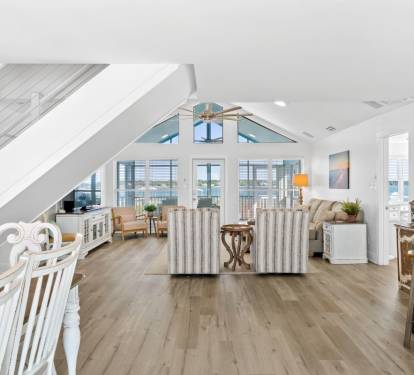 Tide-AL Living Area