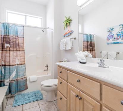 Lyndi Lou Bathroom 2
