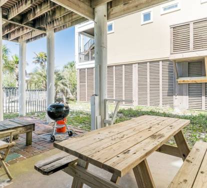 Lyndi Lou Outdoor Grill and Covered Picnic Table